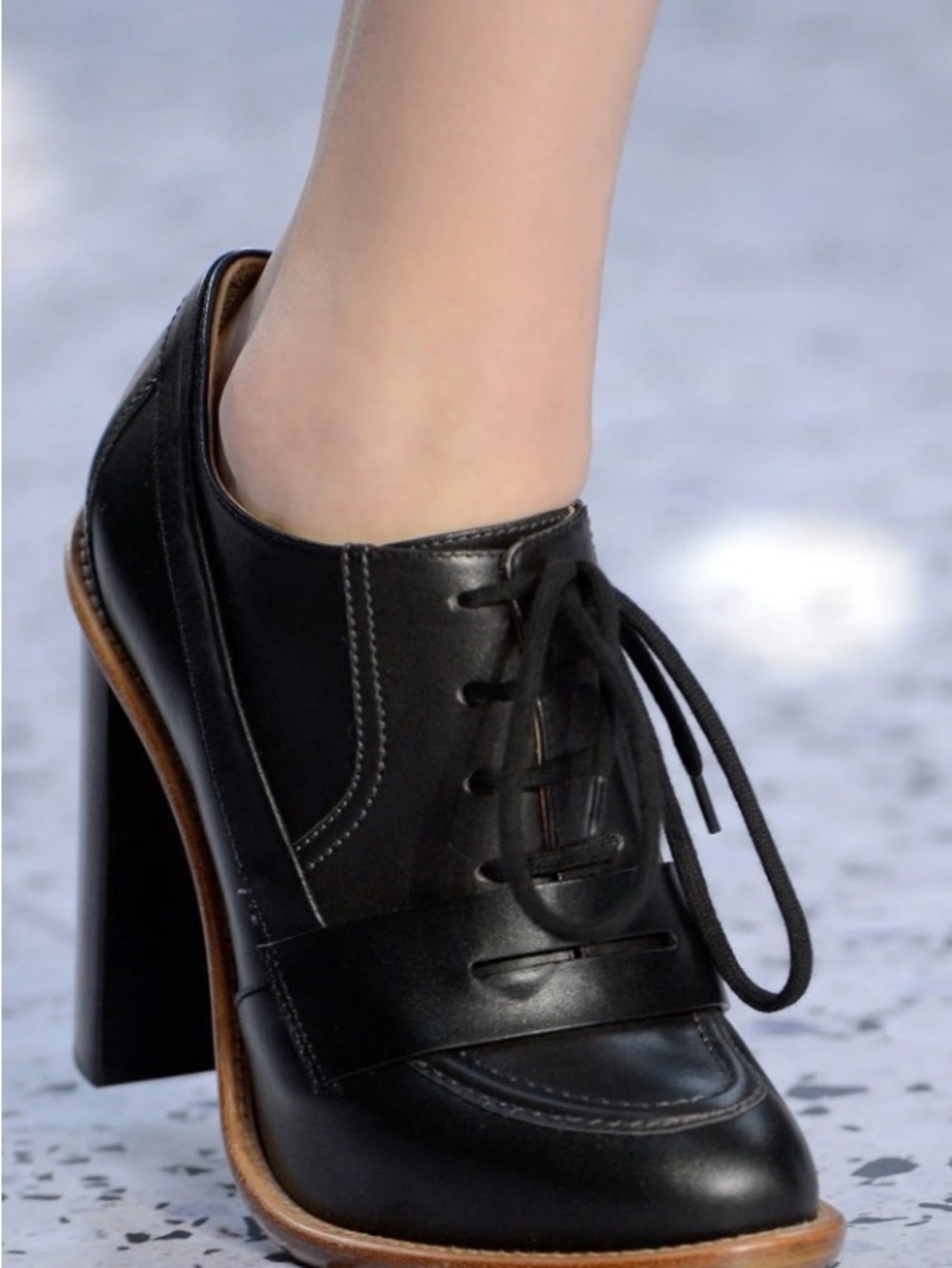Chloe Vogue Runway Lace Up Booties in Black (New) 8.5 $295 Retail